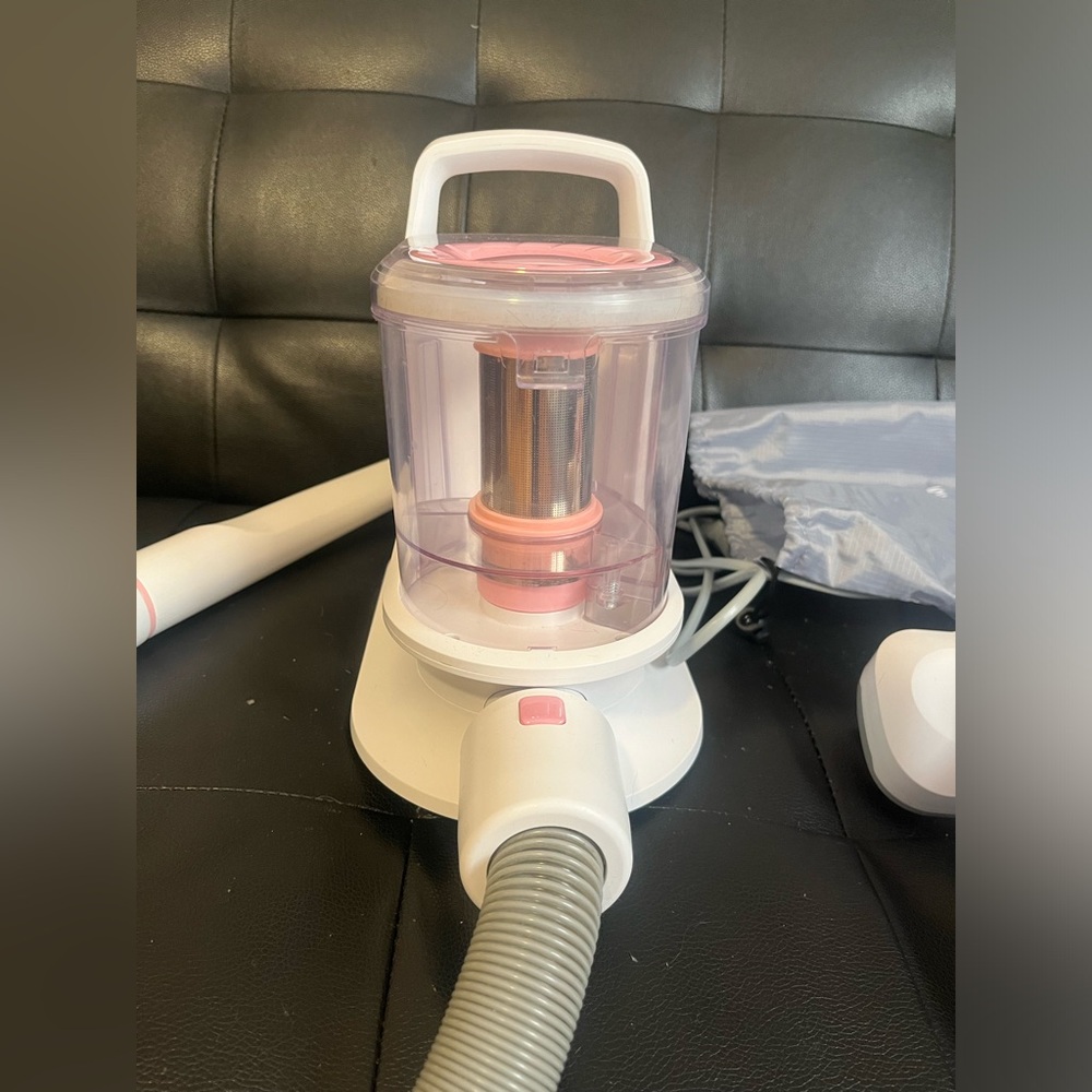 Vacuum for pets and clipper for grooming Dogs and Cats.